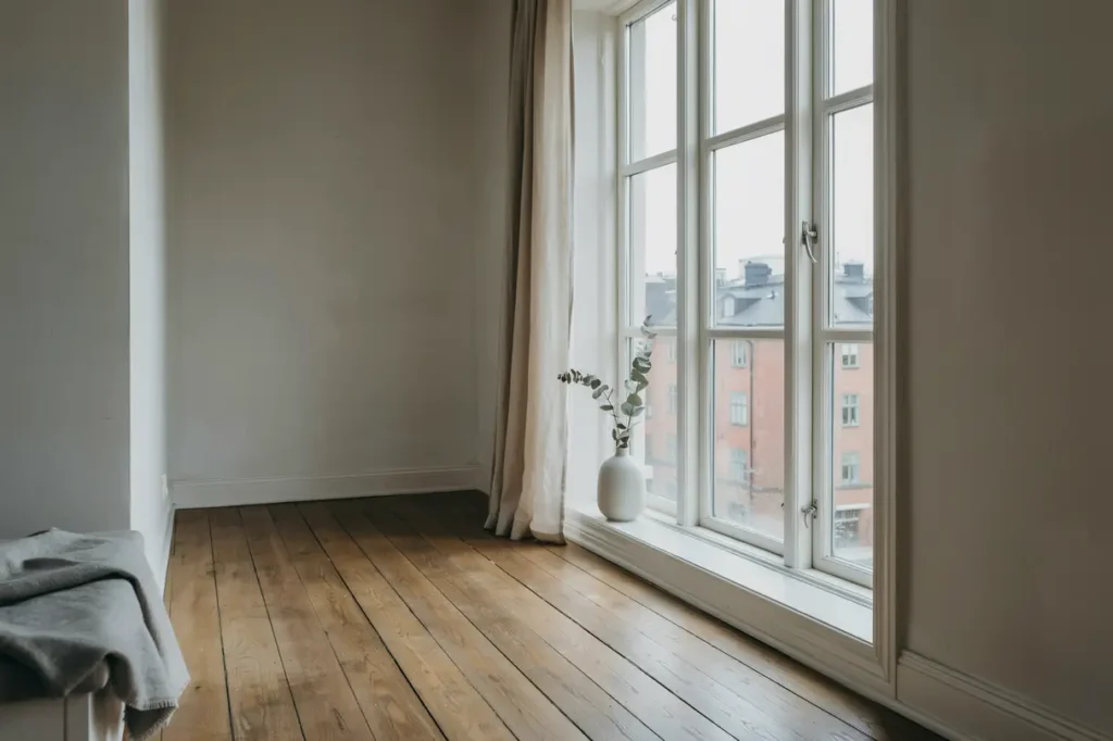 f nsterrenovering med kittbyte och m lning i s dermalm stockholm